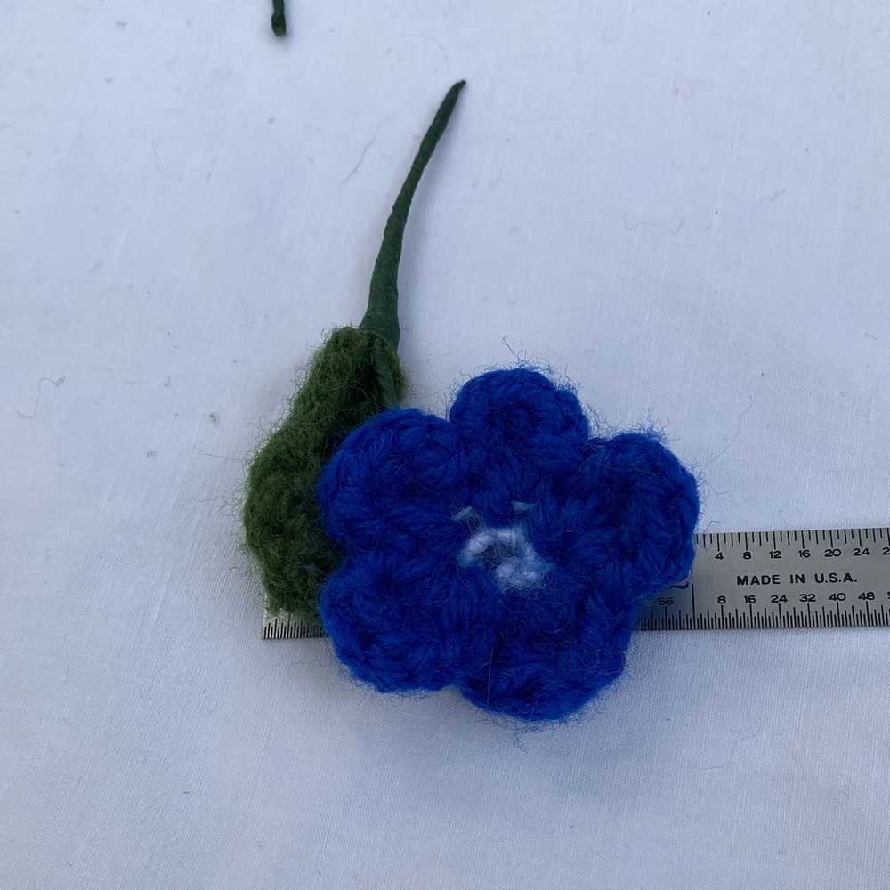 Handmade Colorful Crochet Flowers on wire stems - set of 10 colorful flowers - Picture 5 of 13